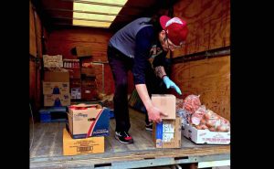 Across Canada, Scaremongering Becomes ‘Caremongering’ as Citizens Help Each Other In Challenging Times Across Canada, Scaremongering Becomes ‘Caremongering’ as Citizens Help Each Other In Challenging Times