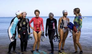‘Fantastic Grandmas’ Have Been Spending Retirement Photographing Venomous Sea Snakes for Science ‘Fantastic Grandmas’ Have Been Spending Retirement Photographing Venomous Sea Snakes for Science