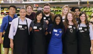 Hourly Workers at Largest Grocery Chain in US Are All Getting ‘Hero Bonuses’ for Their Service Amid COVID-19 Hourly Workers at Largest Grocery Chain in US Are All Getting ‘Hero Bonuses’ for Their Service Amid COVID-19