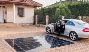 These New Solar-Pavement Driveways Made of Plastic Bottles Can Power the Average Household These New Solar-Pavement Driveways Made of Plastic Bottles Can Power the Average Household