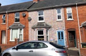 Family Cheers Up Neighborhood By Spending 6 Hours Coloring Each Brick of Their House With Rainbow Chalk Family Cheers Up Neighborhood By Spending 6 Hours Coloring Each Brick of Their House With Rainbow Chalk