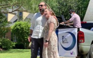 Opera Singers Have Been Hosting Weekly Concerts in Their Driveway to Bring Neighborhood Together Opera Singers Have Been Hosting Weekly Concerts in Their Driveway to Bring Neighborhood Together