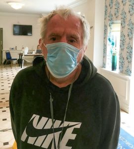 Hotel Stays Open During Lockdowns to House Homeless Locals; And They’re Repaying the Favor With Odd Jobs Hotel Stays Open During Lockdowns to House Homeless Locals; And They’re Repaying the Favor With Odd Jobs