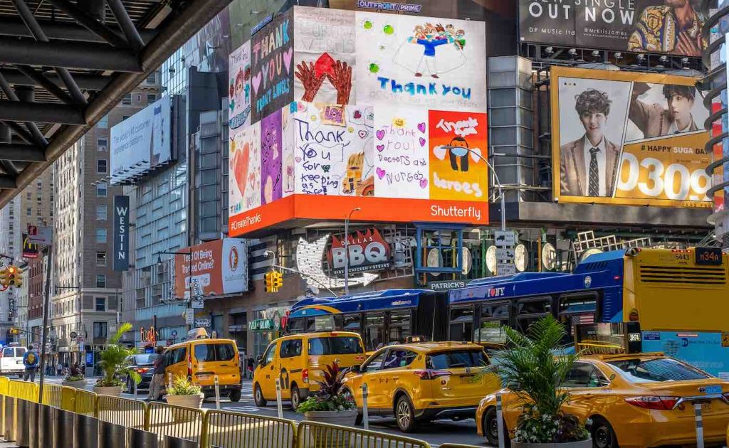 Thank you billboard with NYC taxi cabs Shutterfly released 1024x630 1