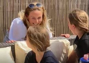 Watch Heartwarming Reunion When “Hero” Nurse Sees Daughters For the First Time in 9 Weeks Watch Heartwarming Reunion When “Hero” Nurse Sees Daughters For the First Time in 9 Weeks