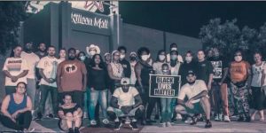Texas Residents Defend Their Local Mall After Looting is Threatened