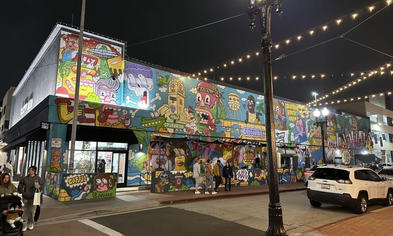 Revitalizing Cityscapes: How Urban Renewal Art Projects are Transforming Communities with Color and Creativity