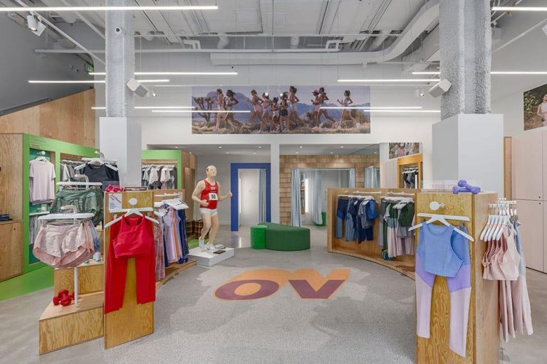 Transform Your Storefront Magic: Unleashing the Art of Visual Merchandising Design for Captivating Customer Experiences! Transform Your Storefront Magic: Unleashing the Art of Visual Merchandising Design for Captivating Customer Experiences!
